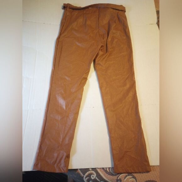 Chicme faux leather camel color pants with belt and zipper closure - Picture 8 of 11